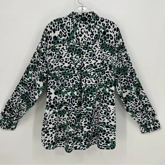 BeachLunchLounge Top Womens Plus Size Green Leopard Print Button Roll Tab Sleeve - Picture 3 of 16